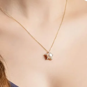 Diamond Collection 14K Yellow Gold 0.17 Carat Diamond Natural Pearl Necklace